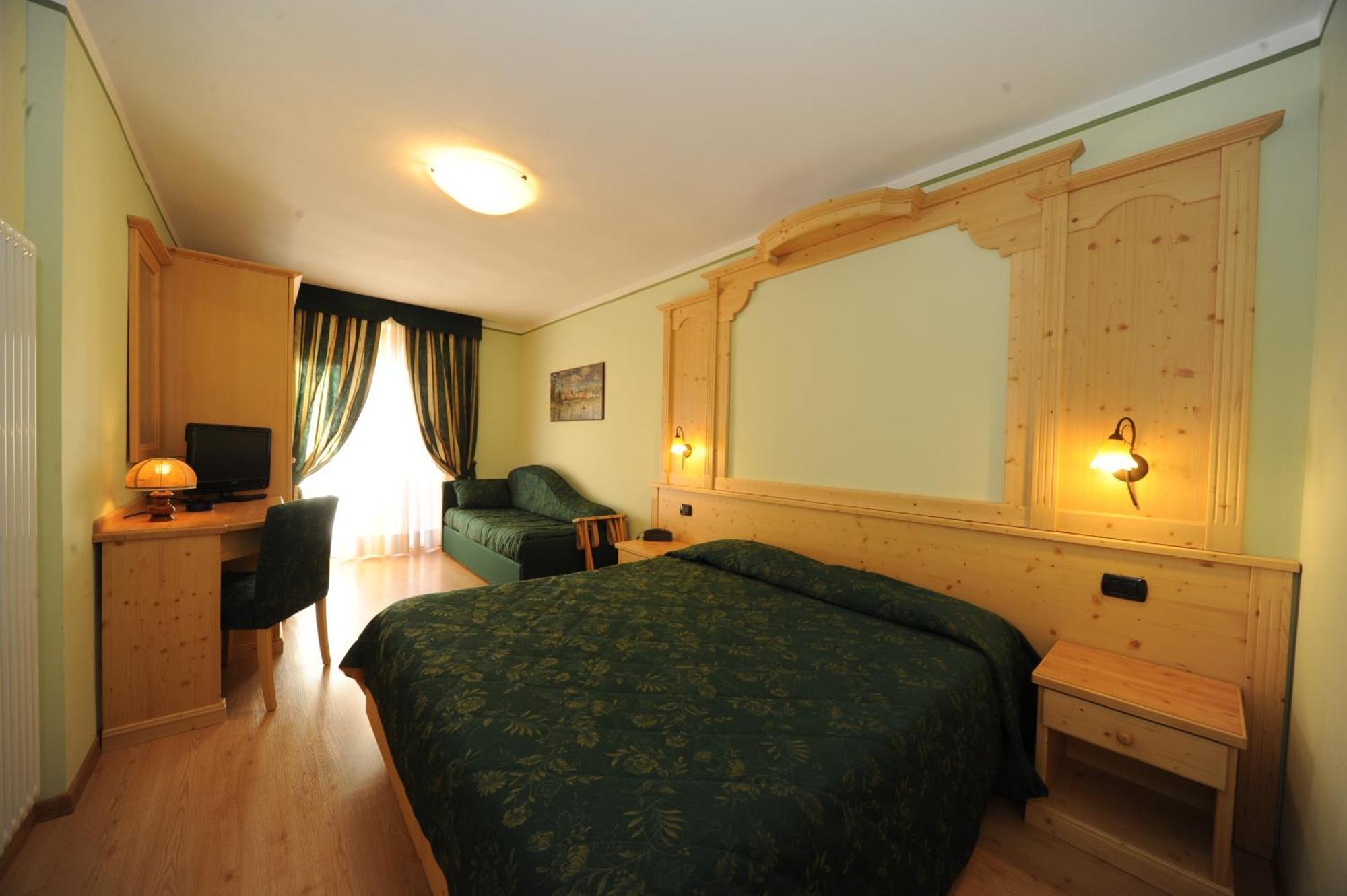 Hotel Canada Пинцоло Экстерьер фото